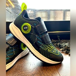 NewBalance Kids Fuelcore - Size 13 - never worn!